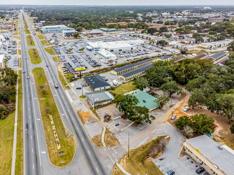 More Photos Of 131 New Warrington Rd, Pensacola Restaurant For Sale