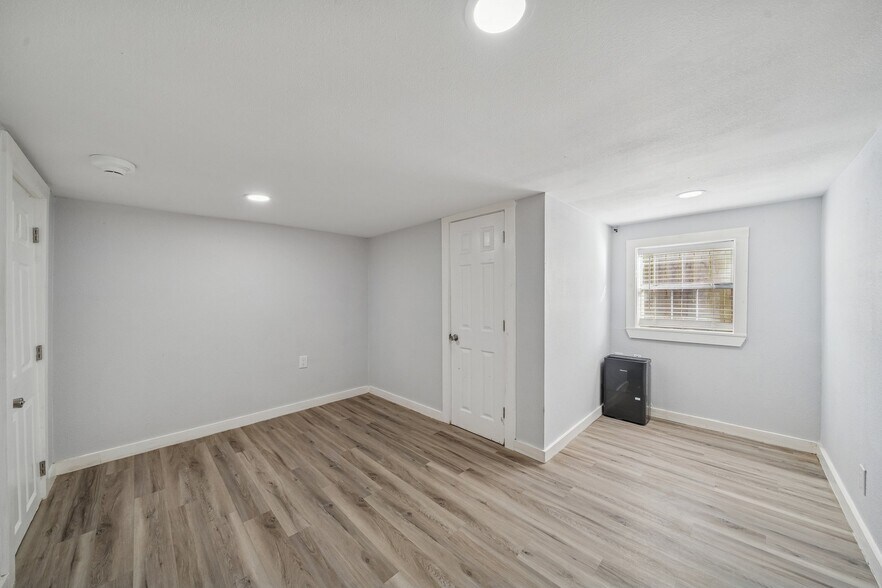 More Photos Of 1322 Avenue L, Galveston Multifamily For Sale
