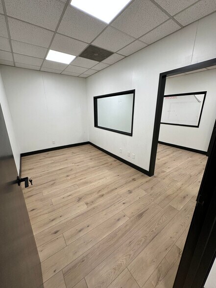 More Photos Of 11157 Ables Ln, Dallas Warehouse For Sale