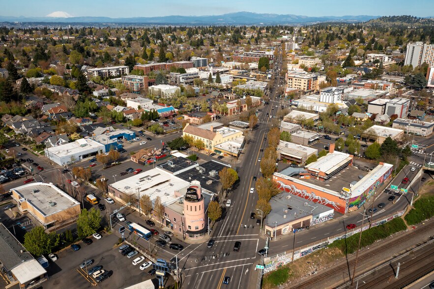 More Photos Of 3701-3719 NE Sandy Blvd, Portland Storefront Retail Office For Lease