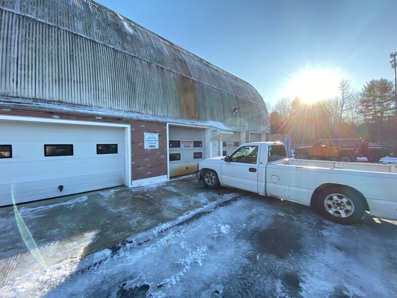 More Photos Of 29 Bridge St, Pelham Auto Dealership For Lease