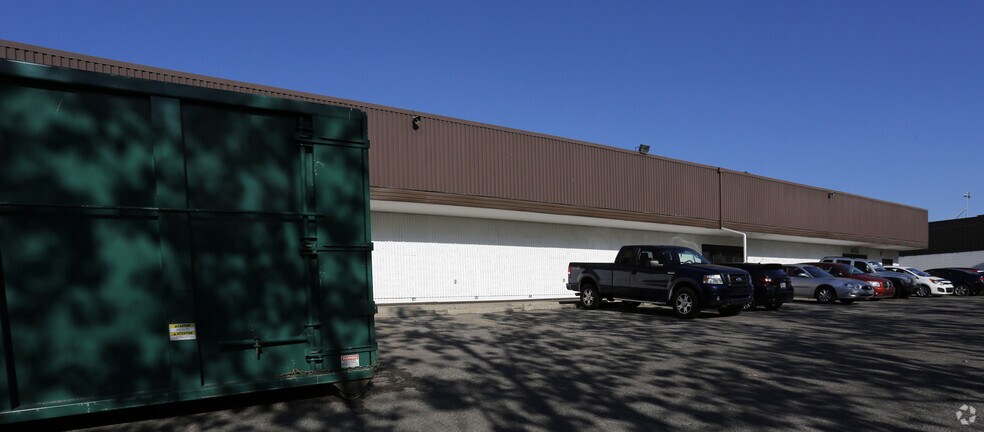 More Photos Of 5855-5883 11th St SE, Calgary Warehouse For Sale