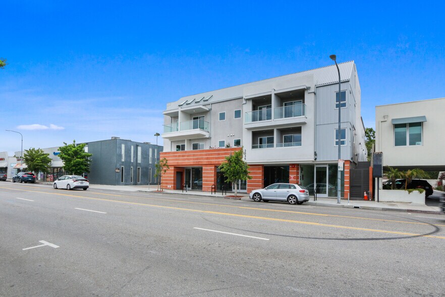 Primary Photo Of 2336 Westwood Blvd, Los Angeles Apartments For Lease