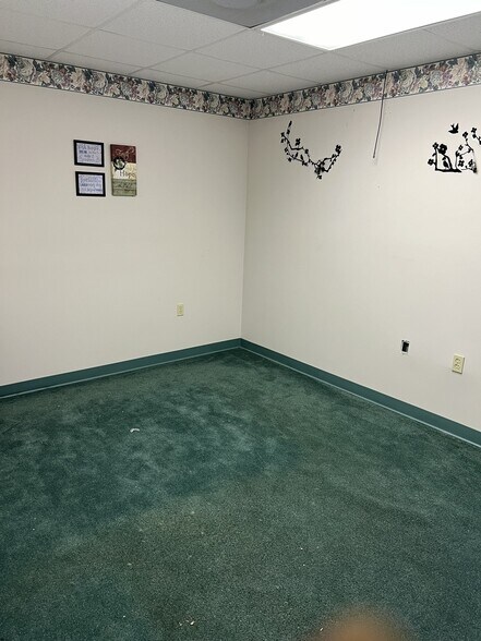 More Photos Of 289 SW Range St, Madison Medical For Lease