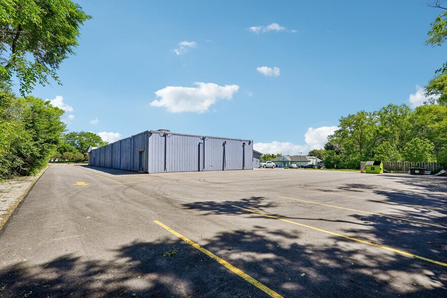 More Photos Of S76W17745 Janesville Rd, Muskego Restaurant For Sale