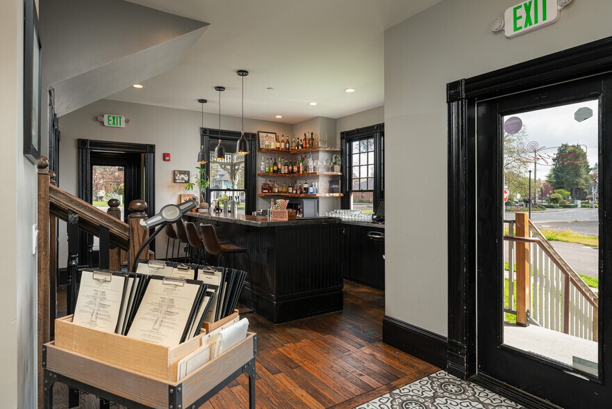 More Photos Of 115 N Washington St, Newberg Restaurant For Sale