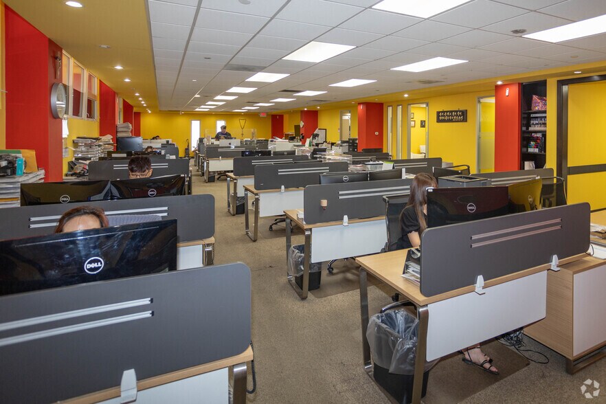 More Photos Of 109-05 178th St, Jamaica Warehouse For Sale