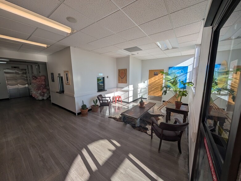 More Photos Of 1221 N Cotton St, El Paso Healthcare For Sale