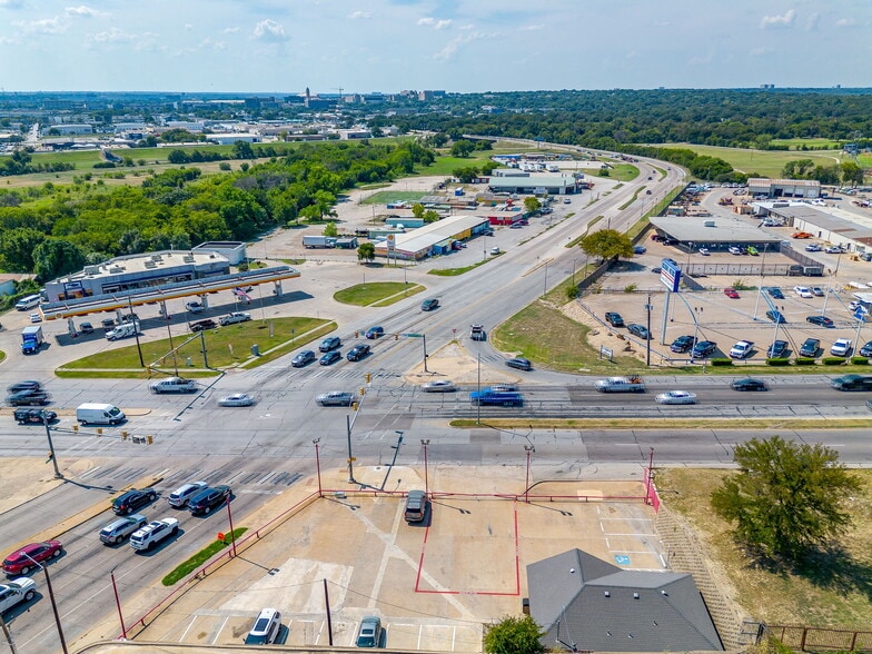 More Photos Of 1300 Jacksboro Hwy, Fort Worth Auto Dealership For Lease