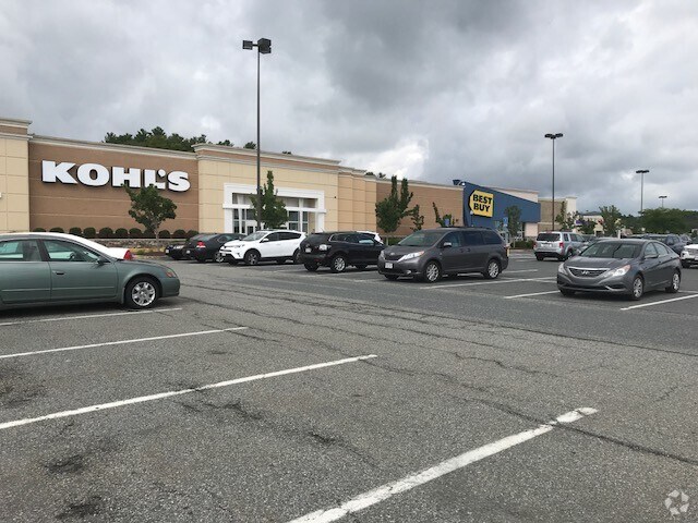 More Photos Of 70 Worcester Providence Tpke, Millbury Storefront For Lease