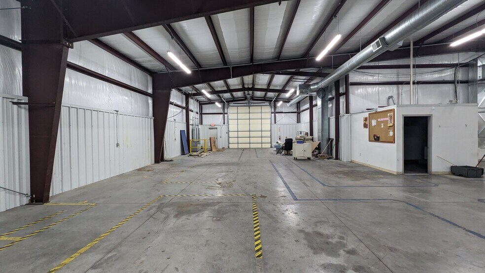 More Photos Of 2952 N Arkansas Ave, Wichita Warehouse For Lease
