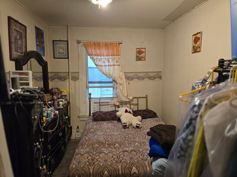 More Photos Of 221 Spring St, Newton Apartments For Sale