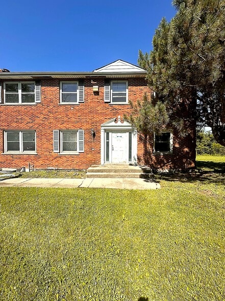 More Photos Of 23060 S Cicero Ave, Richton Park Office For Sale