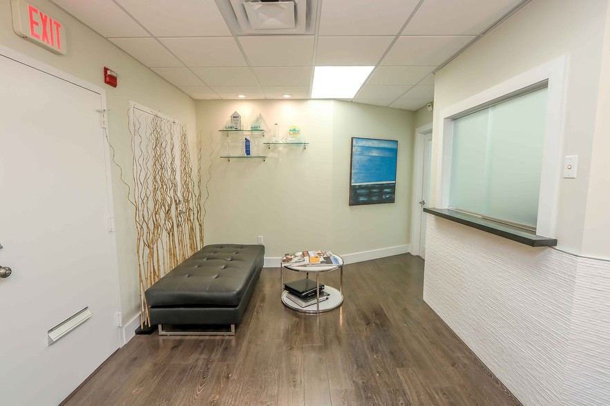 More Photos Of 7000 SW 97th Ave, Miami Office For Sale