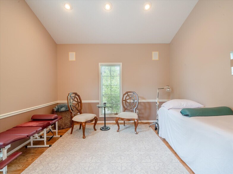 More Photos Of 55 Sullys Trl, Pittsford Office For Lease