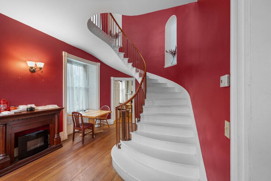 More Photos Of 122 Main St, Charlestown Restaurant For Sale
