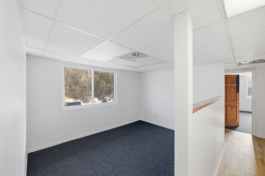 More Photos Of 400 Railroad St, Pittsburgh Warehouse For Lease