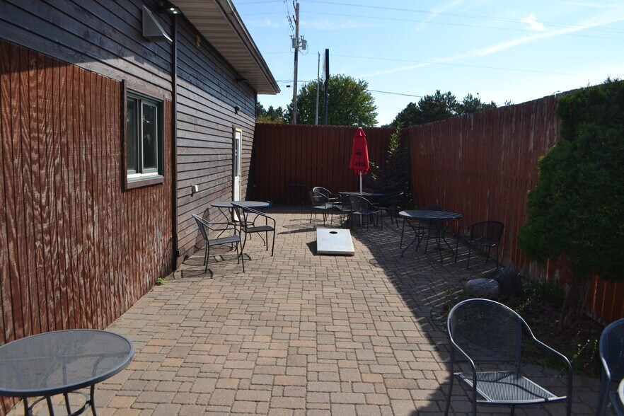 More Photos Of 1110 W Campus Ave, Wausau General Retail For Sale