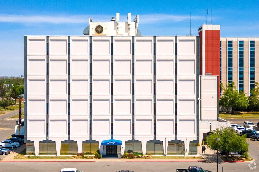 More Photos Of 1044 SW 44th St, Oklahoma City Medical For Sale