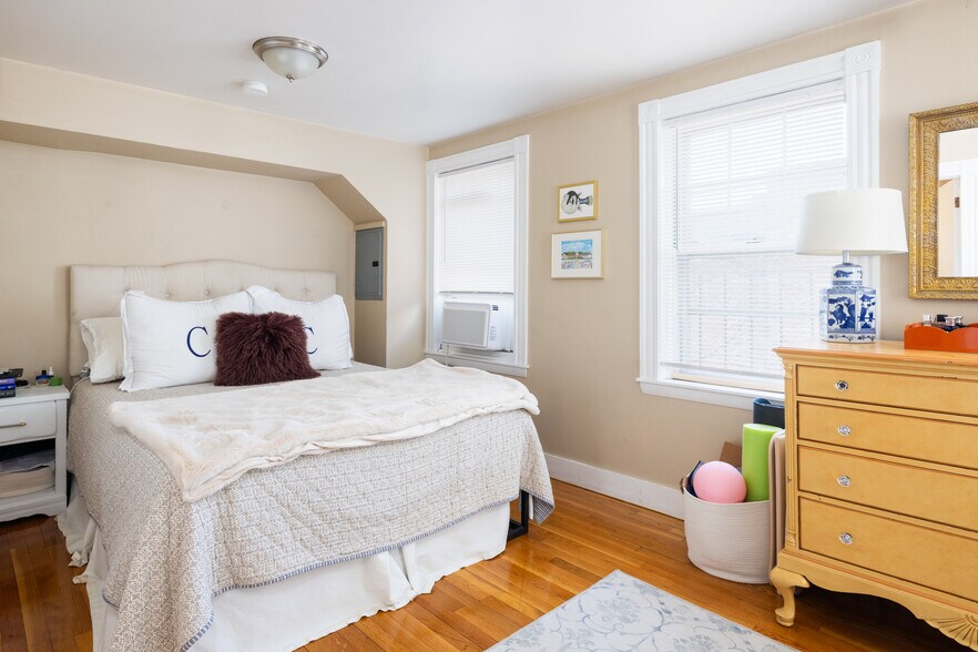 More Photos Of 45B Bowdoin St, Boston Apartments For Sale