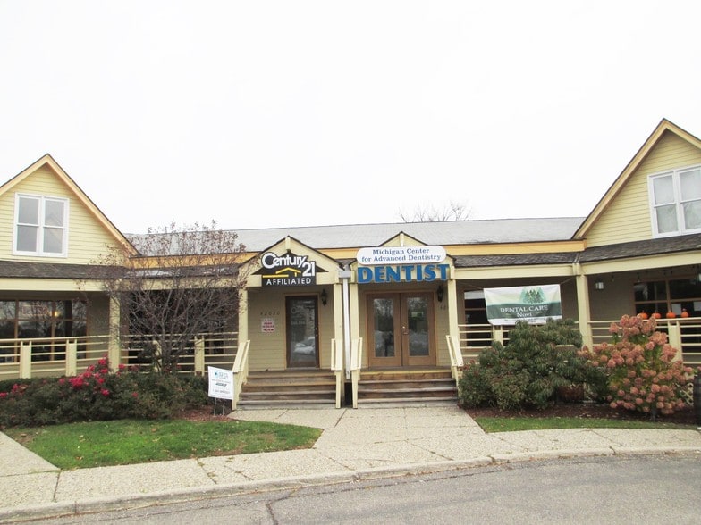 More Photos Of 41990-42040 Grand River Ave, Novi Unknown For Lease