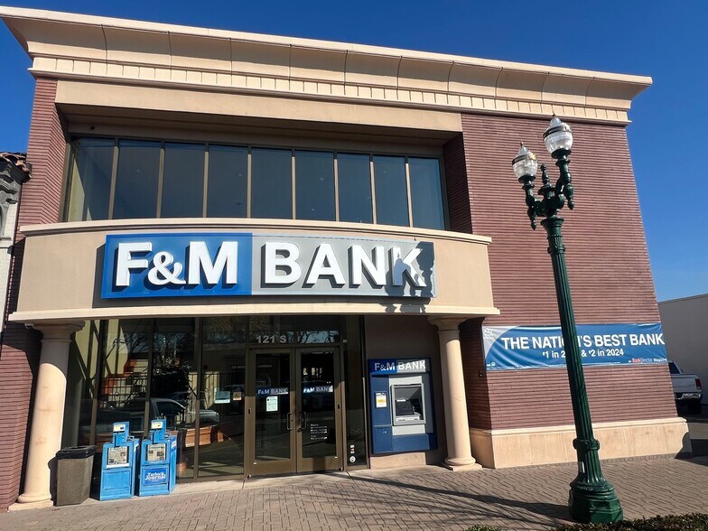 More Photos Of 121 S Center St, Turlock Office For Lease