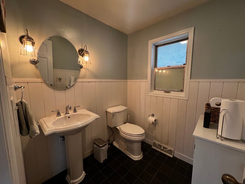 More Photos Of 809 Spring St, Galena Specialty For Sale