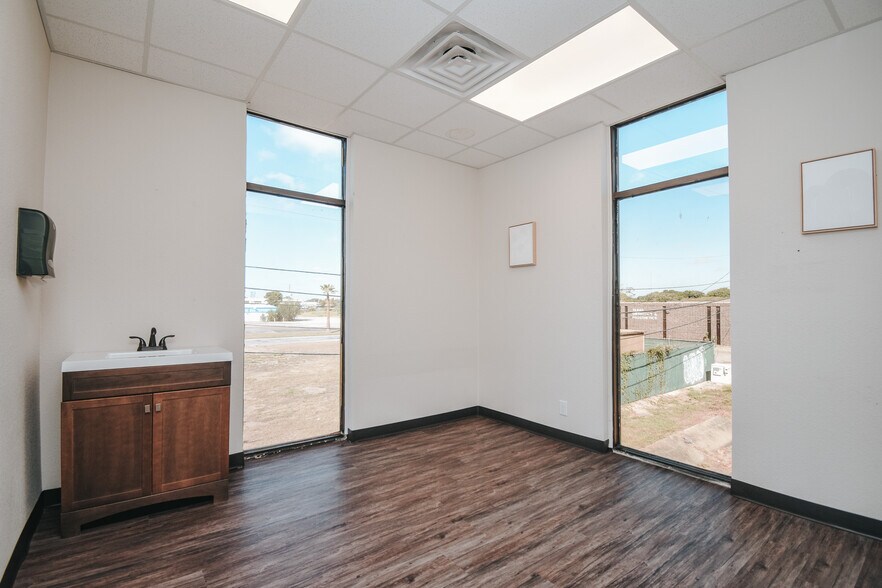 More Photos Of 4104 Houston Hwy, Victoria General Retail For Sale