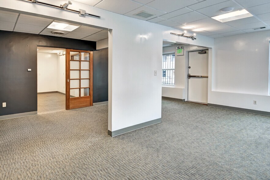 More Photos Of 940-950 Pearl St, Boulder Freestanding For Lease