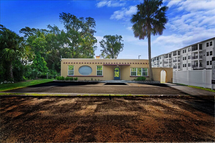 More Photos Of 15325 North Main St, Jacksonville Flex For Sale