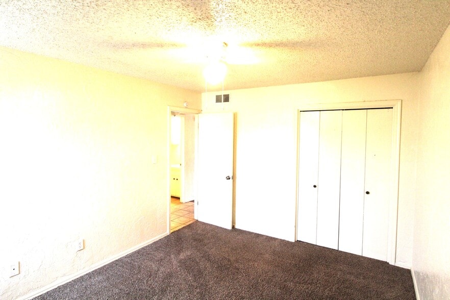 More Photos Of 1311 Glen Oaks Ct, Norman Apartments For Sale