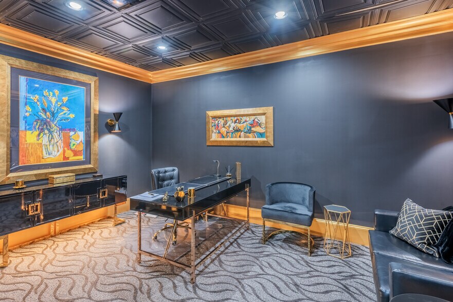 More Photos Of 10100 Park Cedar Dr, Charlotte Light Distribution For Lease