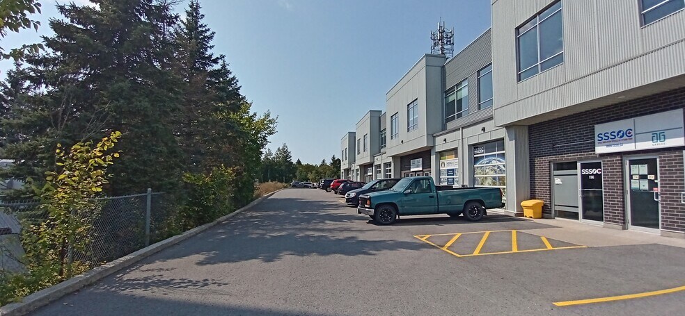 More Photos Of 65 Denzil Doyle Crt, Ottawa Showroom For Sale