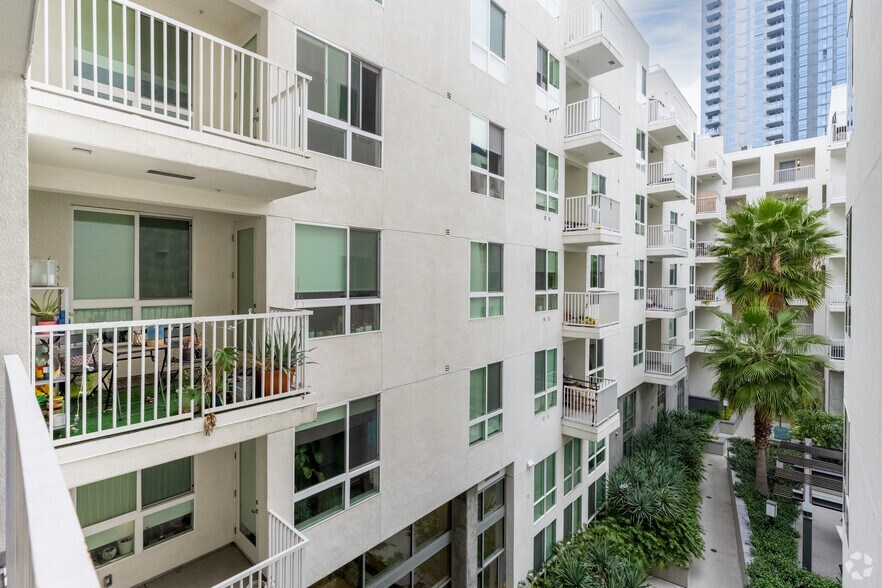 More Photos Of 1200 S Grand Ave, Los Angeles Apartments For Lease