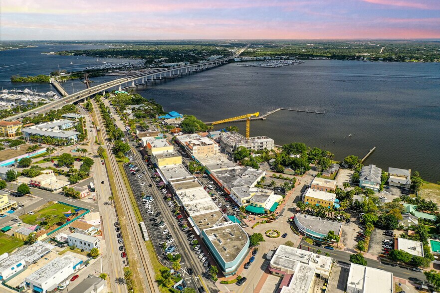 More Photos Of 13-31 SW Osceola St, Stuart Storefront Retail Office For Lease