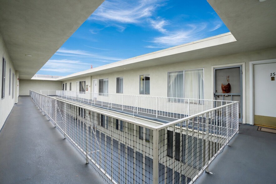 More Photos Of 440 Raymond Ave, Santa Monica Apartments For Sale