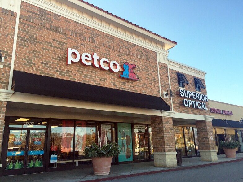More Photos Of 2709-2775 Willow Rd, Glenview Unknown For Lease