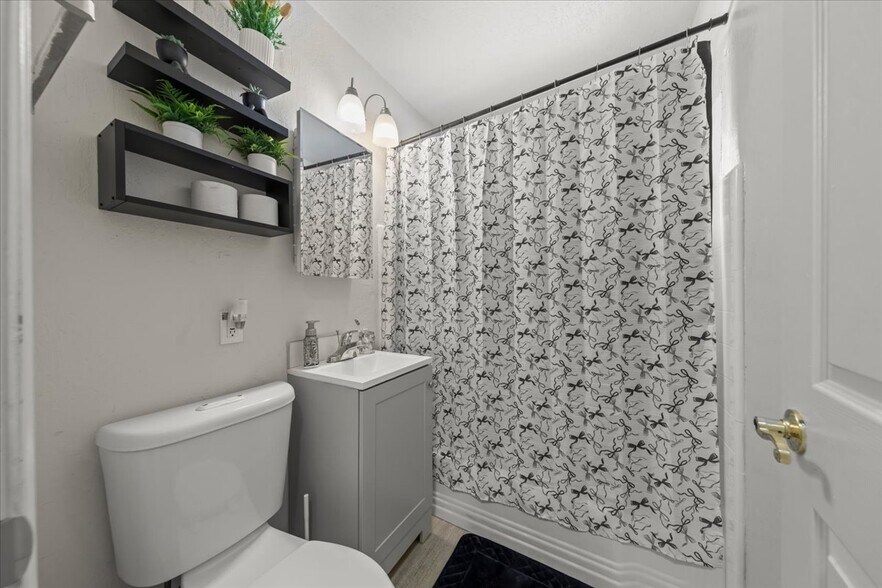 More Photos Of 121 N 8th St, San Jose Apartments For Sale