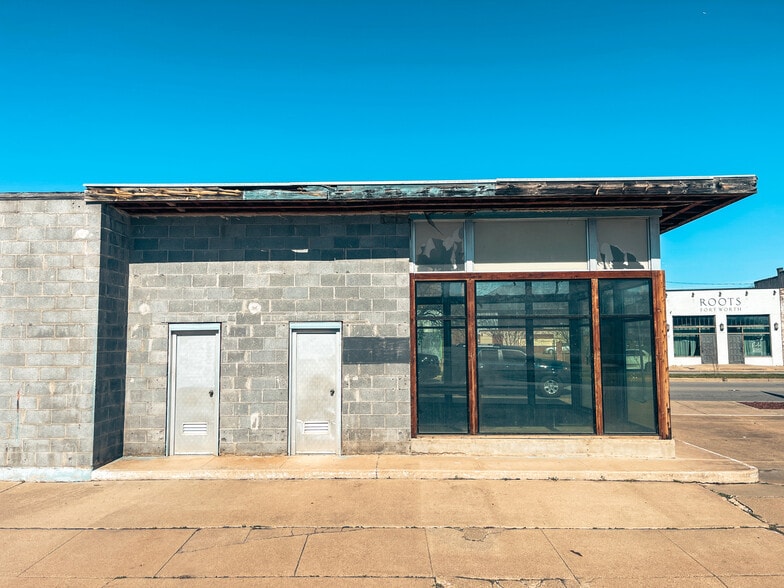 More Photos Of 1421 N Main St, Fort Worth Auto Repair For Sale