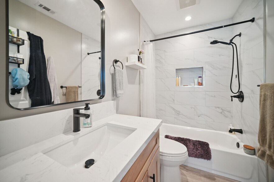 More Photos Of 8434 Oakdale Ave, Winnetka Multifamily For Sale