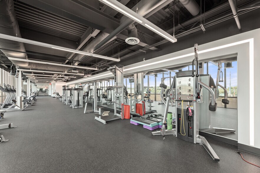 More Photos Of 8350 N Central Expy, Dallas Unknown For Lease