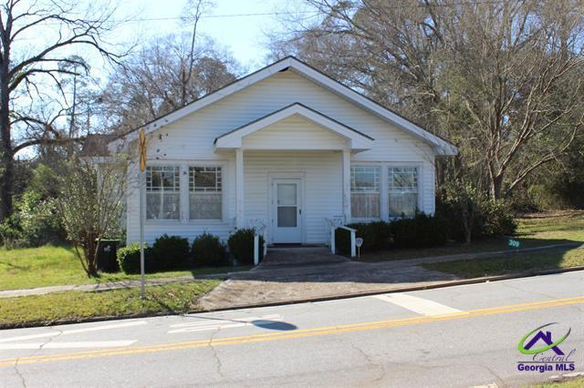More Photos Of 309 Engram St, Montezuma Storefront Retail Office For Sale