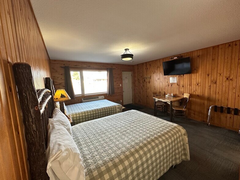 More Photos Of 171 Mission Rd, Wawa Hotel For Sale