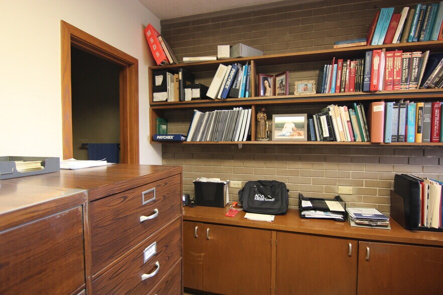 More Photos Of 2900 Belmont Ave, Youngstown Office For Sale