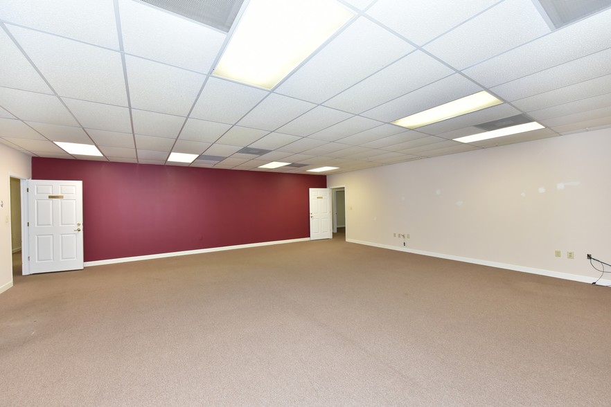 More Photos Of 3120 Medlock Bridge Rd, Peachtree Corners Light Distribution For Lease