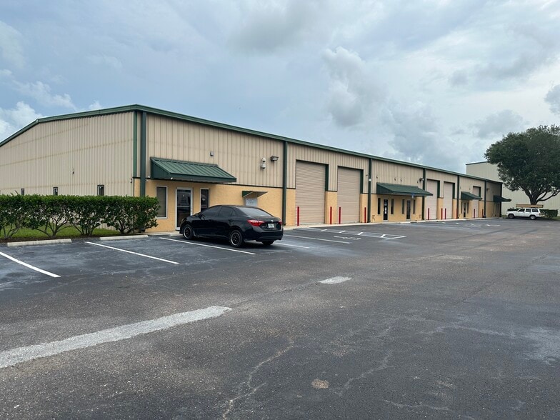 More Photos Of 2446 Success Dr, Odessa Warehouse For Lease