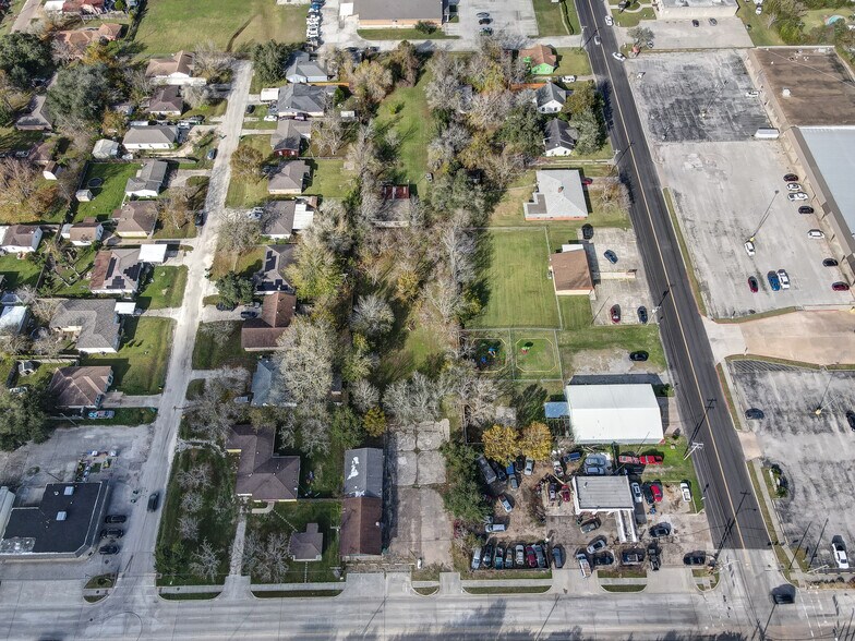 More Photos Of 1916 Cedar Dr, La Marque Restaurant For Lease