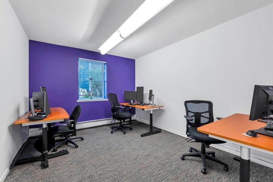 More Photos Of 39 Main St, Northport Office For Lease