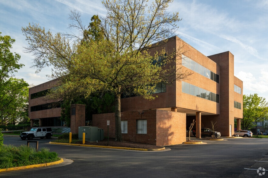 Primary Photo Of 10521 Rosehaven St, Oakton Office For Lease
