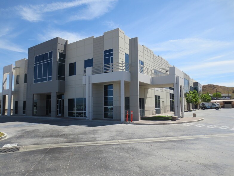 More Photos Of 26320 Diamond Pl, Santa Clarita Unknown For Lease